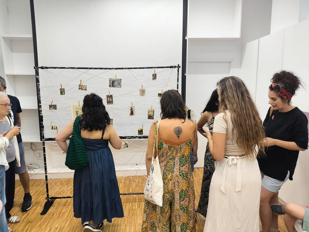 Clube de bordado: agulla e fío para resignificar  memoria dende a óptica feminina