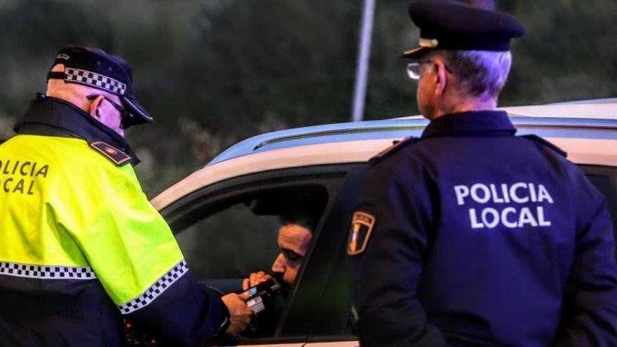 Dos agentes de la Policía Local, en una imagen de archivo