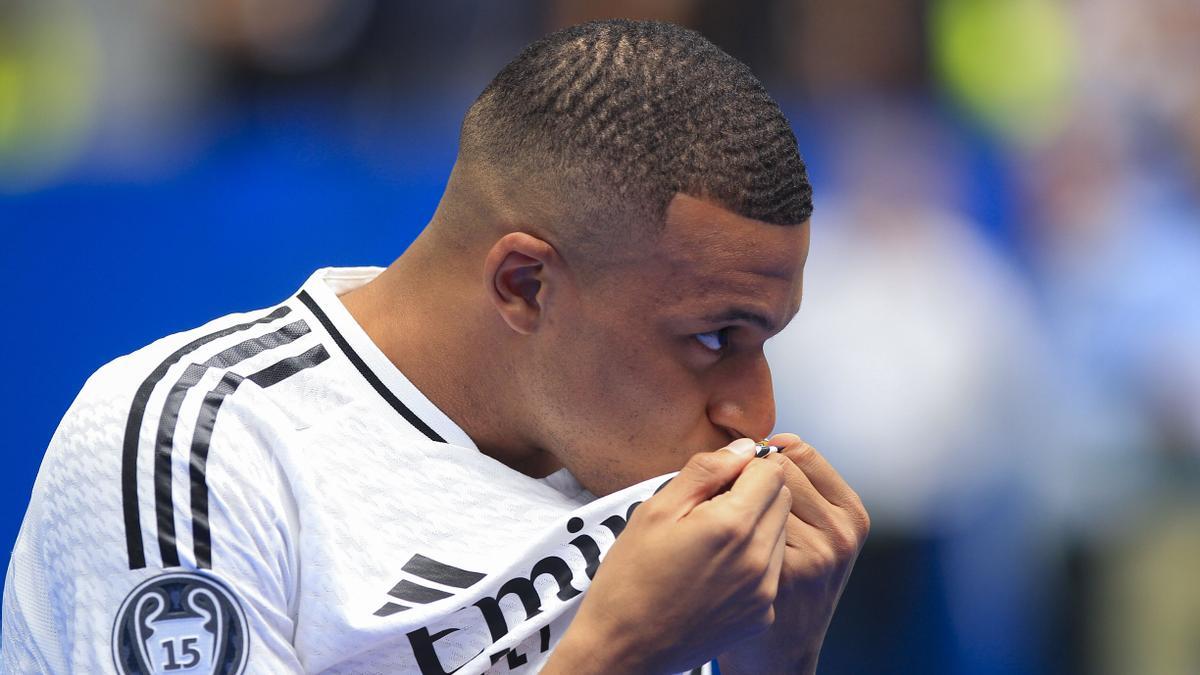 Mbappé, con la camiseta del Real Madrid.