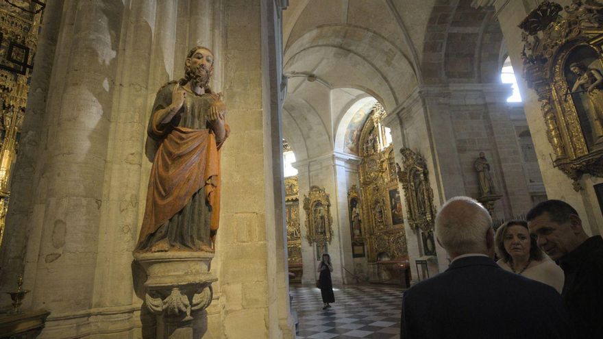 El Salvador de la Catedral recobra sus colores góticos y sus letras en árabe