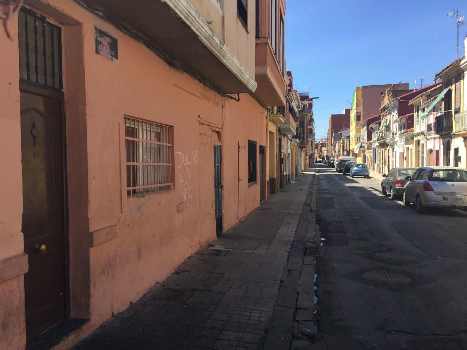 Visita de la Federació d'Associacions de Veïns de València al Cabanyal.