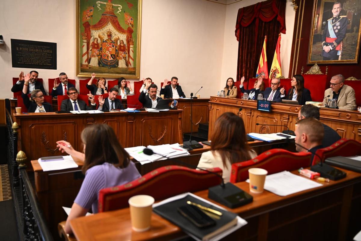 La bancada de PP y Vox, en una de las votaciones este martes.