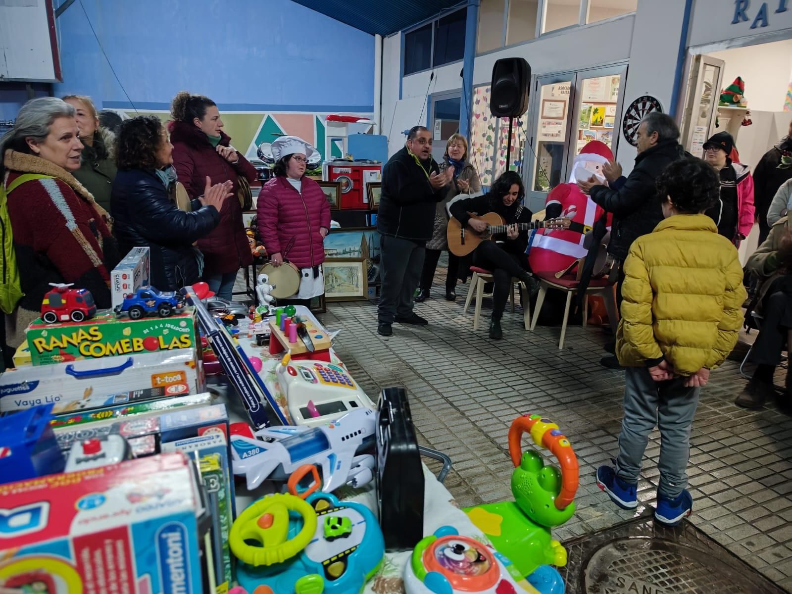 Música, talleres y un sinfín de productos: Raitana inaugura su mercadillo solidario