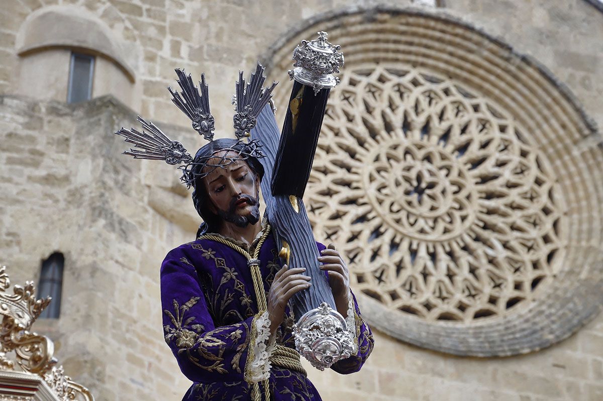 El Vía Crucis de las cofradías vuelve a la calle presidido por Jesús del Calvario