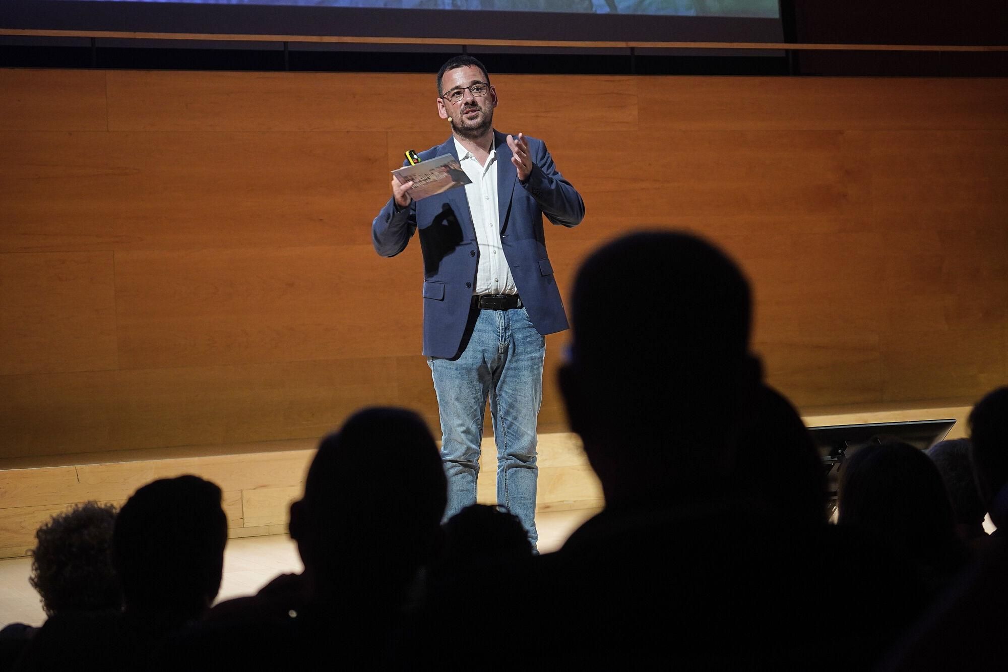 Girona Auditori alcalde de Girona, Lluc Salellas,conferència balanç meitat de mandat propostes pels pròxims dos anys
