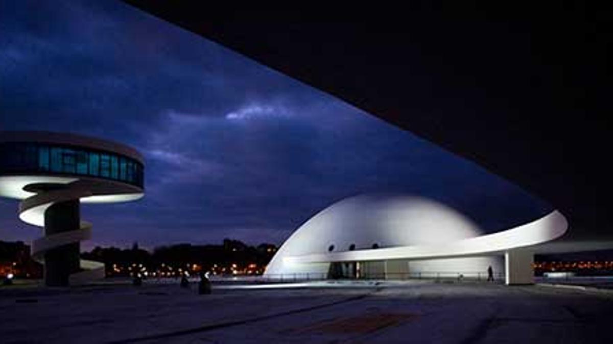 Abre en Avilés el Centro Niemeyer, símbolo de la Asturias vanguardista