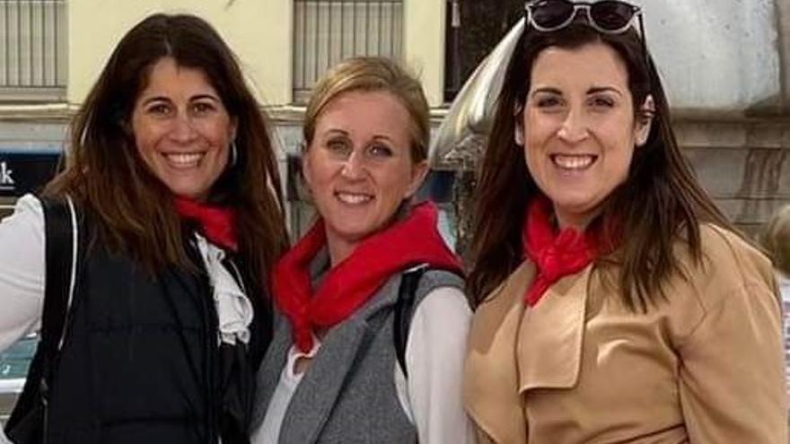 Lucía, María y Cristina llenan de fiesta las calles de Enguera por San Antón