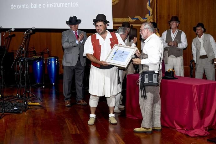 Entrega de los premios Cachorros de Honor