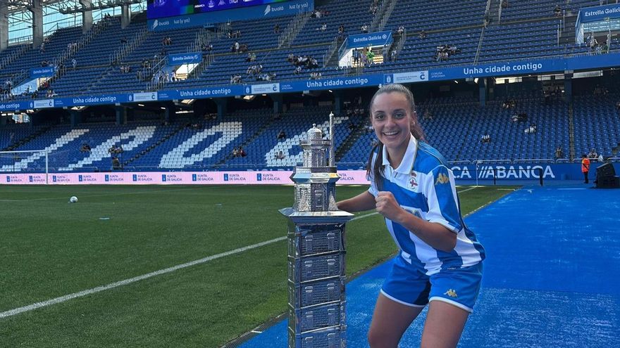 La futbolista moscona Paula Redruello golea en su debut en Riazor con el Dépor Abanca, que se llevó su sexta Torre de Hércules