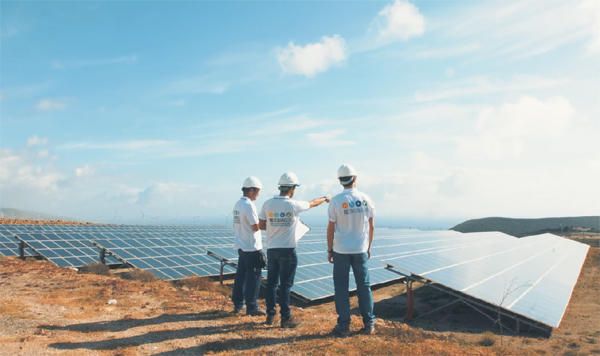Instalación de placas fotovoltaicas llevada a cabo por RIC Renovables en Tenerife