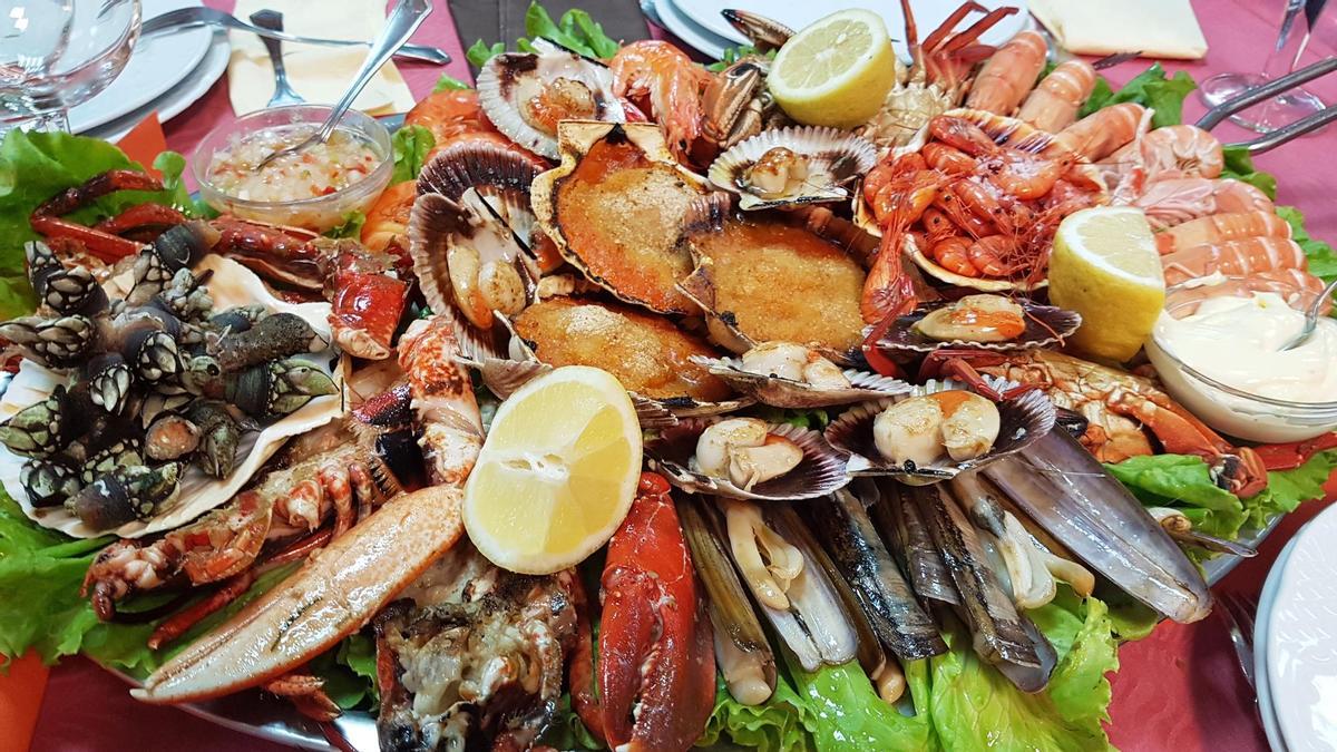 Una mariscada es una apuesta segura para ir a comer en Galicia