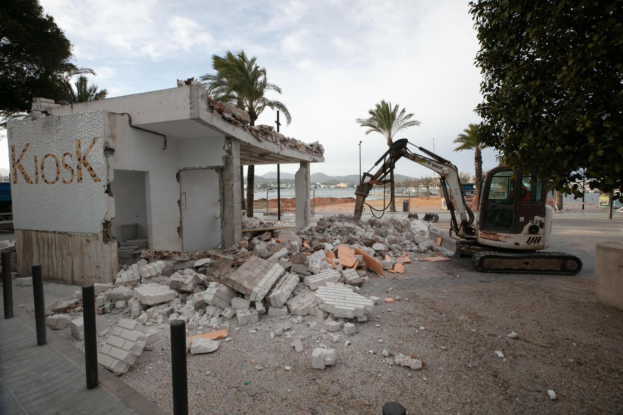 Mira las fotos del derribo del edificio Kiosk de Sant Antoni