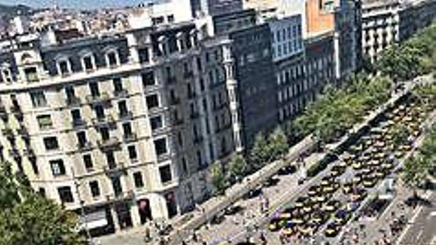 Taxis a Barcelona, en el decurs de la protesta contra les VTC.