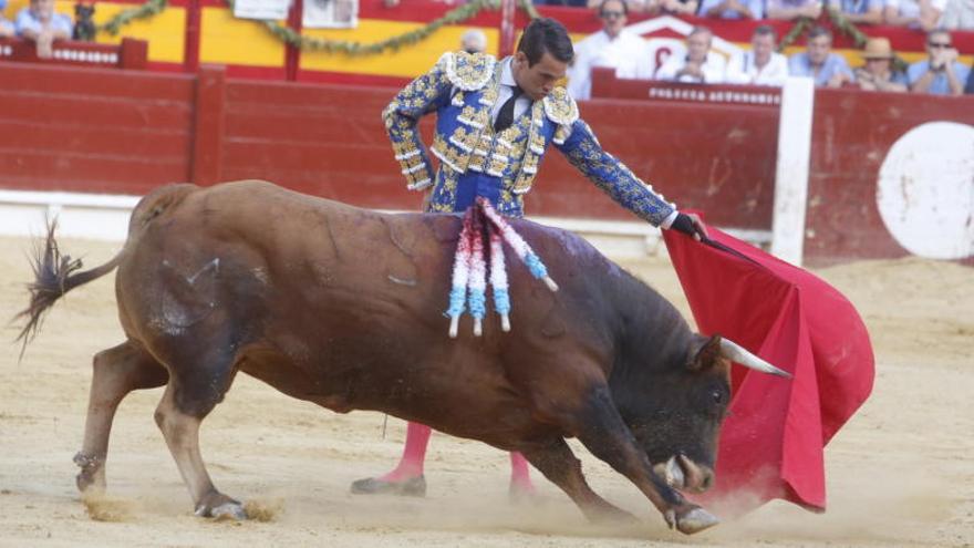 José Tomás y Manzanares salen por la puerta grande en Alicante