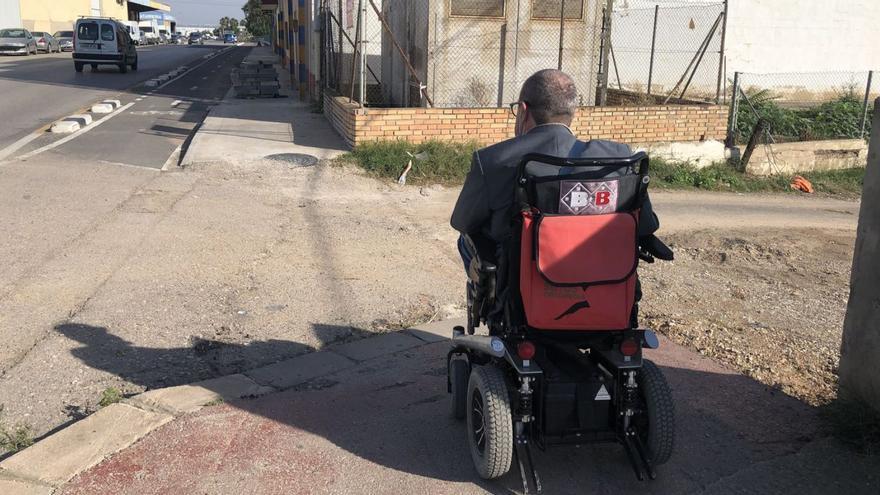 La odisea de ir de València a Alaquàs en silla de ruedas