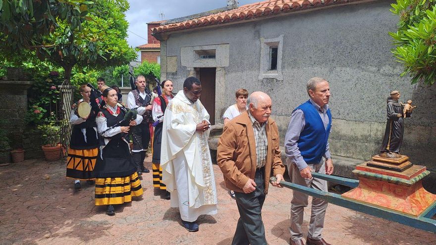 Vilatuxe honra a San Antonio