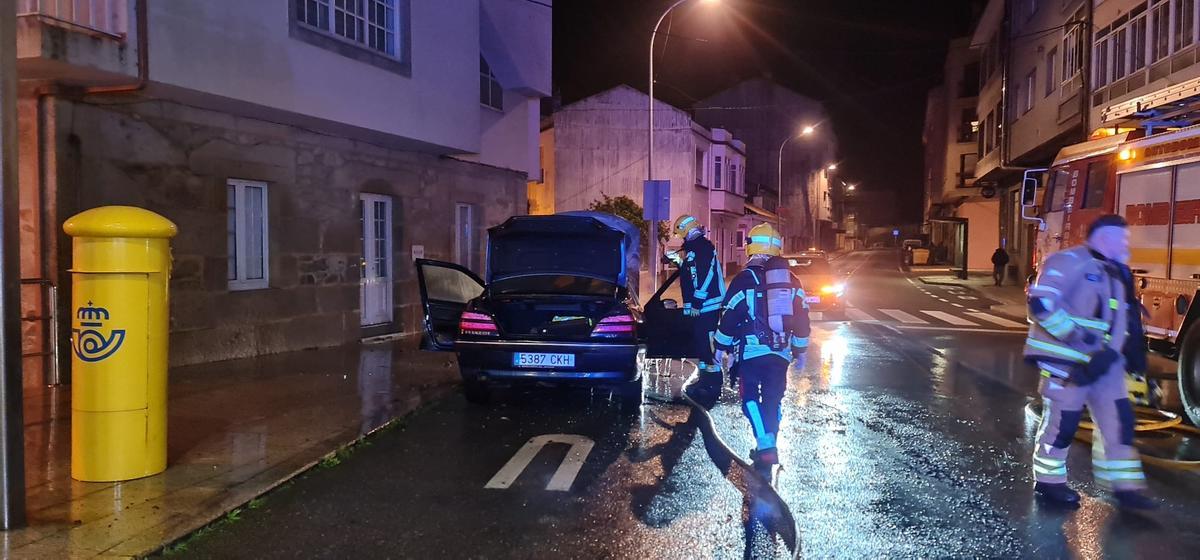 Incendio de un coche en Porto do Son