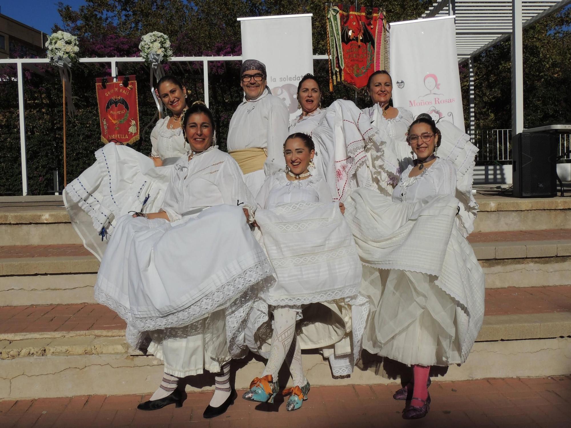 Así fue la espectacular "dansà" en ropa interior de la falla Mont de Pietat