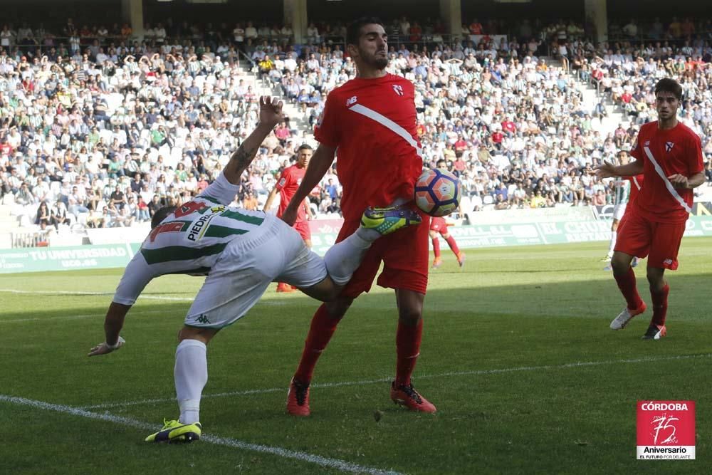 El Córdoba pierde en los últimos minutos ente el Sevilla Alético.