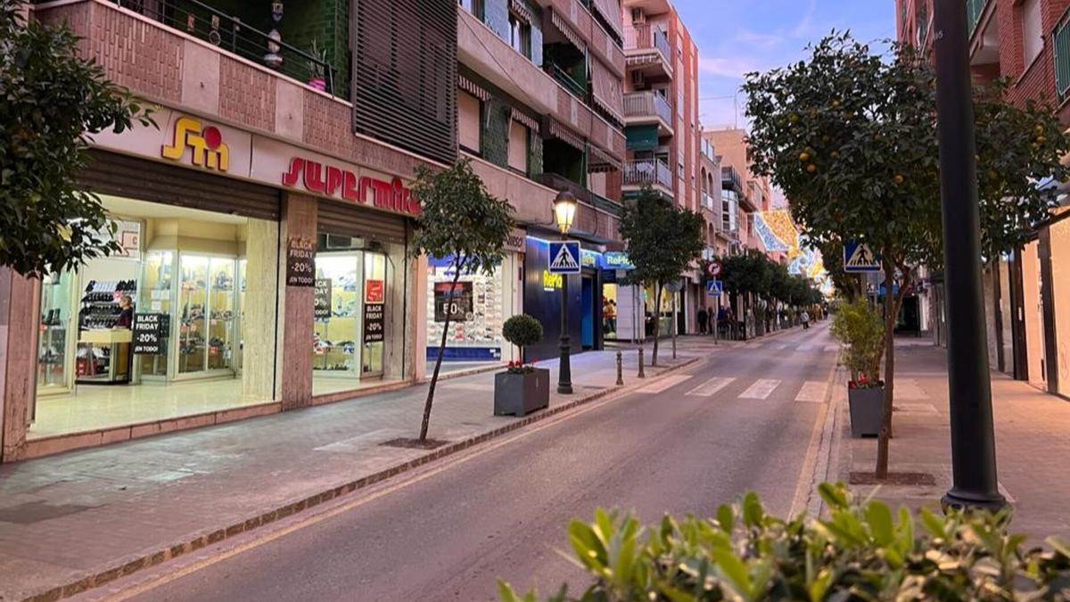Imagen de una zona comercial en la calle Mayor de Paterna