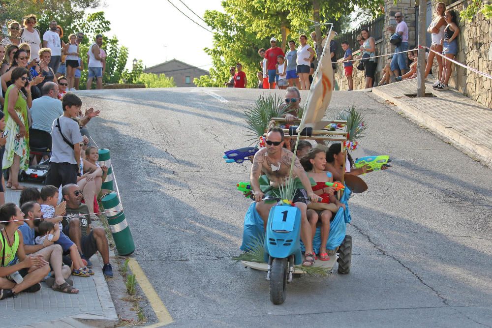 Baixada d'andròmines de la Festa Major de Sant Salvador de Guardiola