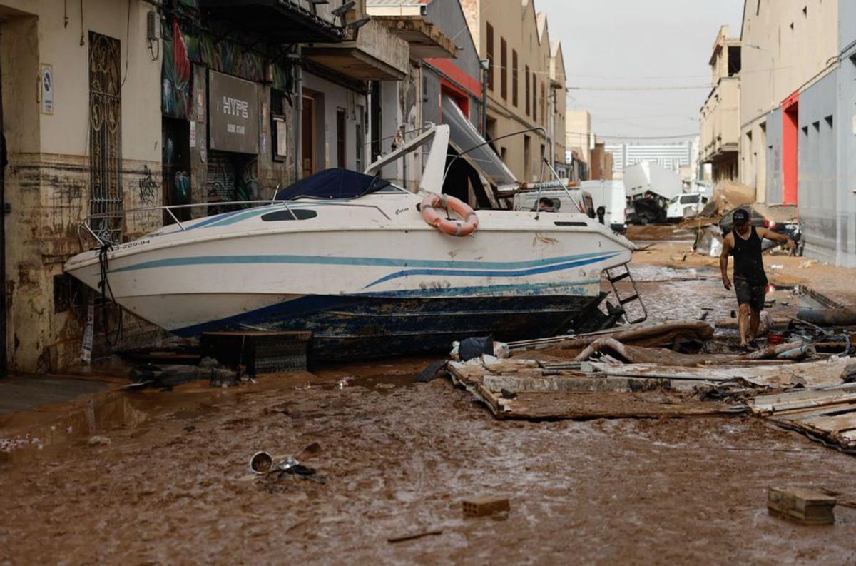 Operación de rescate en una casa derriba por la DANA en Letur (Albacete). | | EP