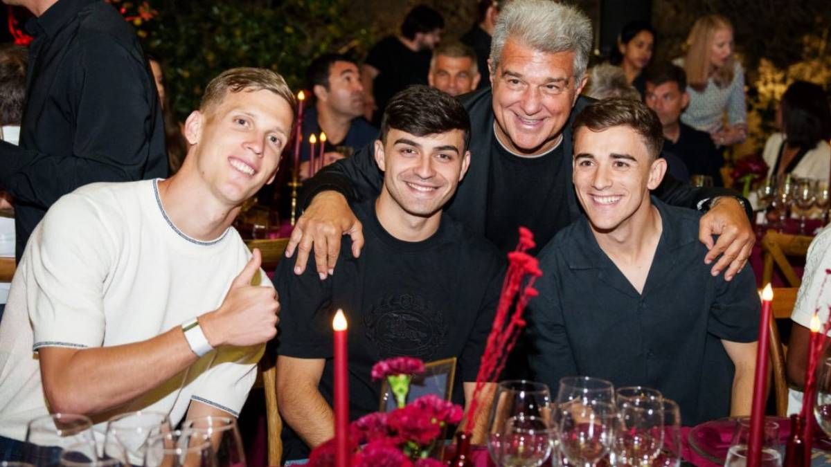 El Bar?a celebra una temporada histrica con una cena