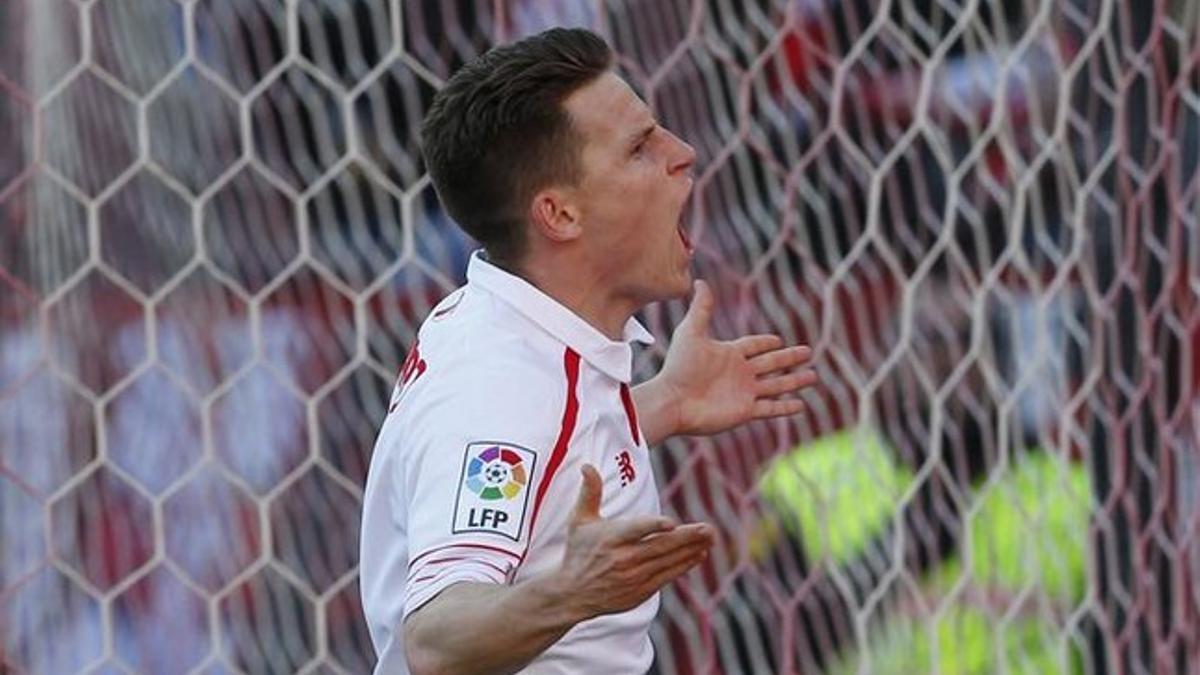 Kevin Gameiro hizo doblete ante el Málaga