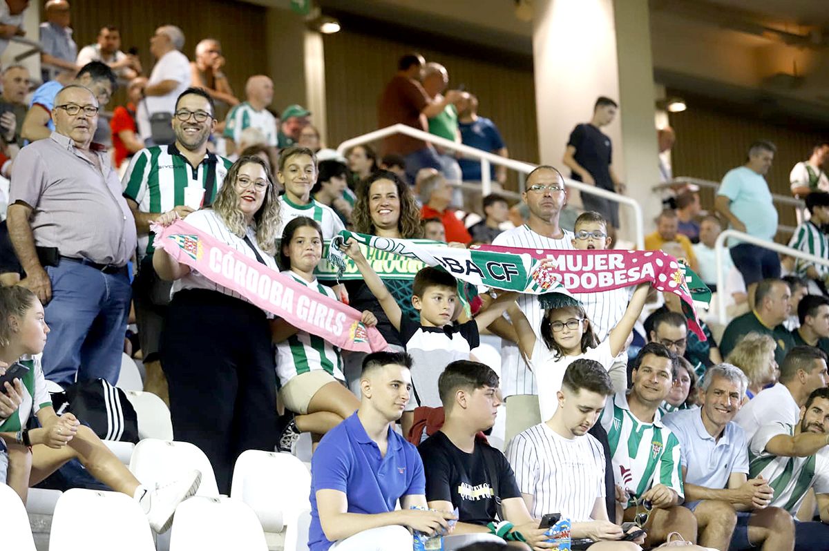 Las imágenes de la afición del Córdoba CF - Rayo Majadahonda