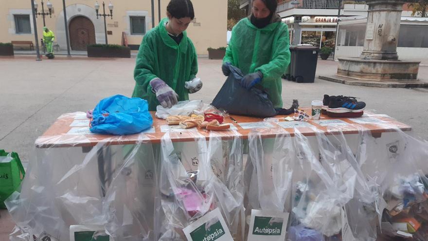 Autòpsia de residus a Sant Feliu de Guíxols.