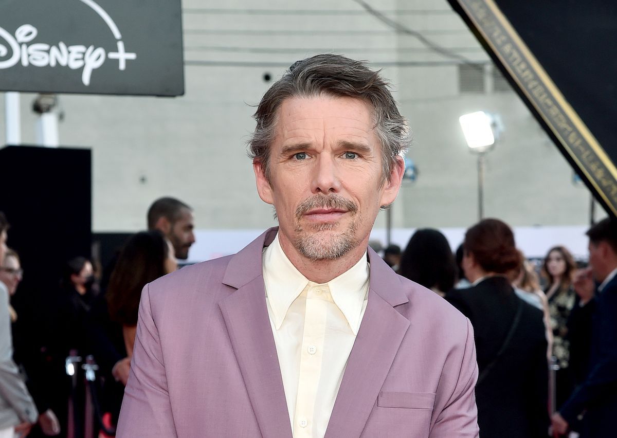 Ethan Hawke en el evento de lanzamiento de 'Caballero Luna' en El Capitan Theatre de Hollywood.