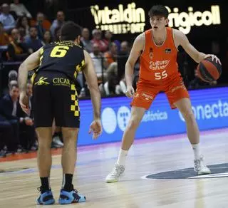 Sergio De Larrea se incorpora al primer equipo del Valencia Basket