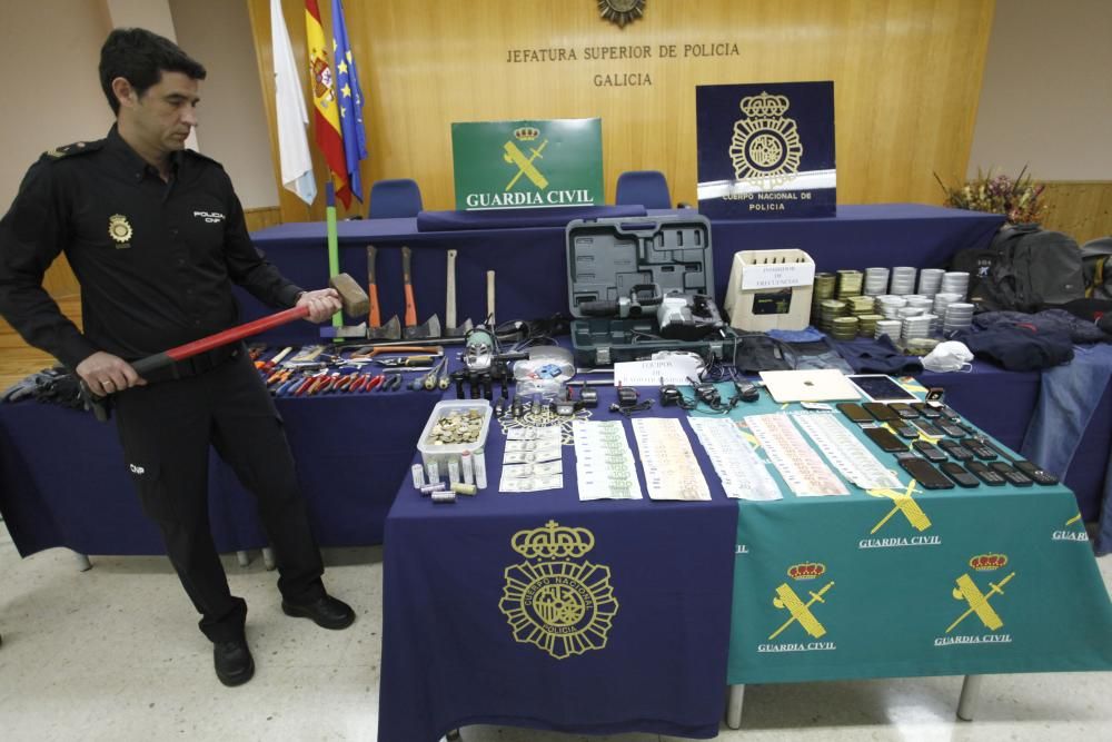 La organización desmantelada tras la detención de cuatro presuntos delincuentes tenía su principal radio de acción en polígonos industriales de A Coruña y Pontevedra.