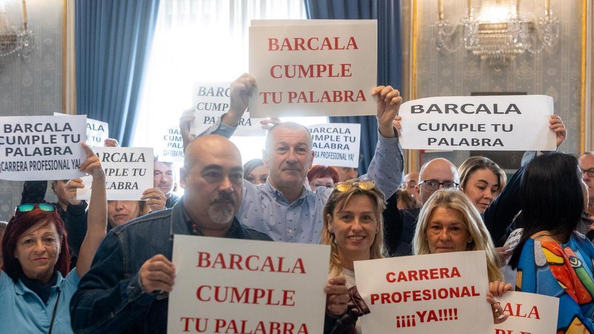 Más carteles, esta vez de funcionarios contra Barcala por la carrera profesional