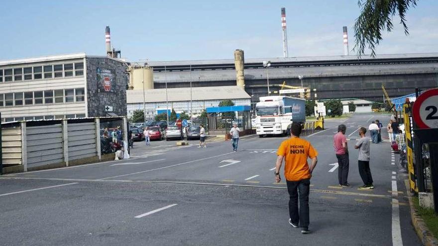 Vista de la entrada a las instalaciones de Alcoa en el polígono de A Grela.