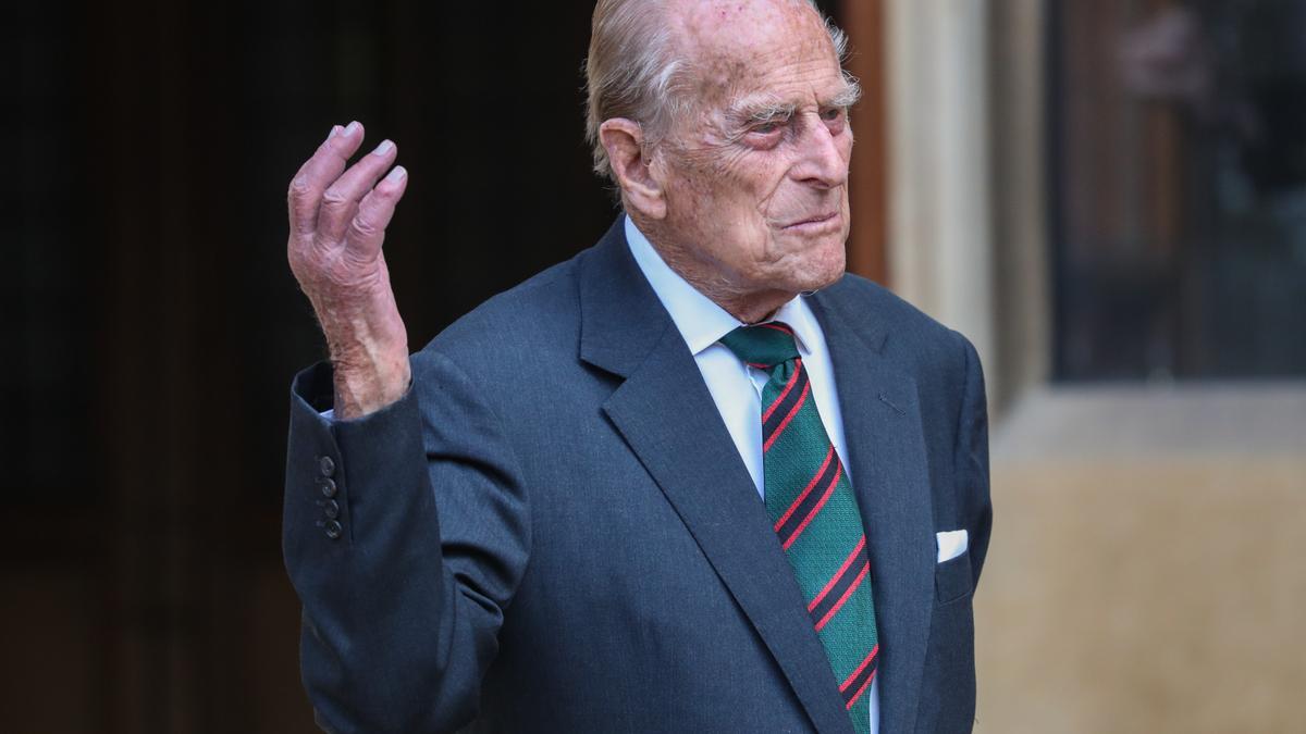 El Duque de Edimburgo está ingresado en un hospital por una intervención cardíaca