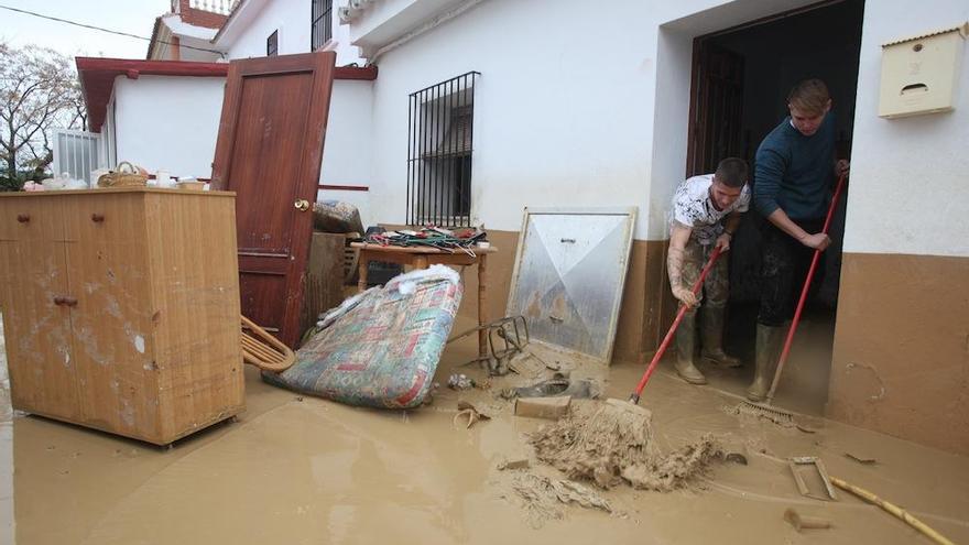 Vecinos de Cártama tratan de volver a la normalidad tras el temporal-