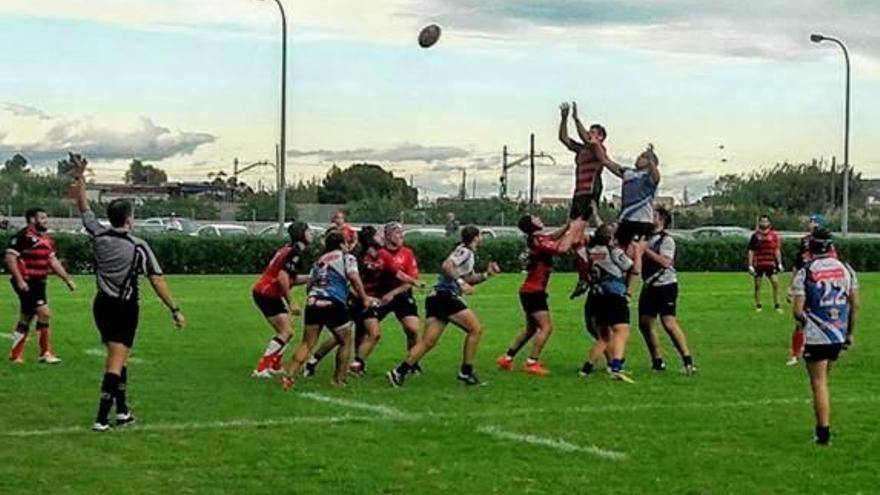 El Inter Rugby planta cara al líder pero acaba de nuevo derrotado