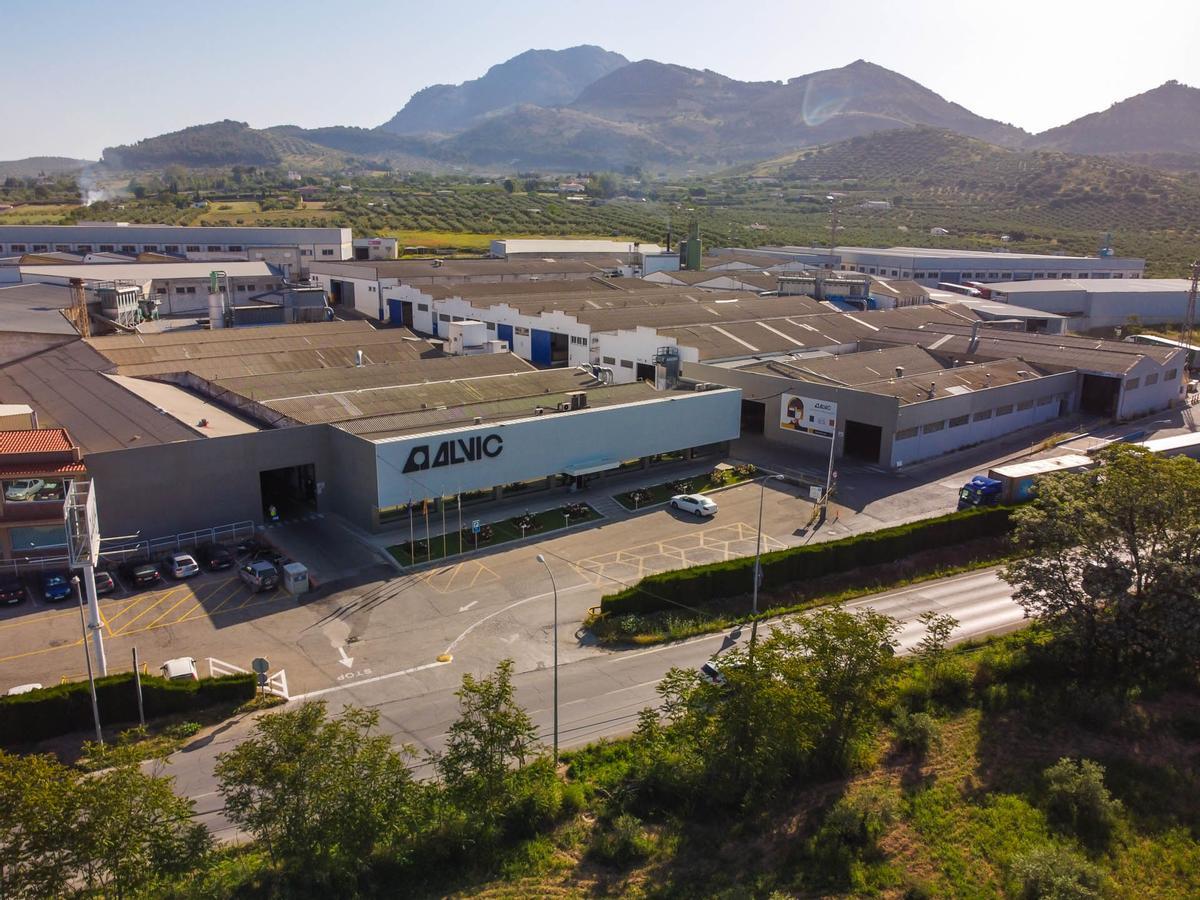 En el municipio jiennense de Alcaudete tiene Alvic su principal fábrica y equipo de innovación. Están en marcha inversiones en maquinaria y sistemas para aumentar producción y desarrollar nuevas líneas de productos.