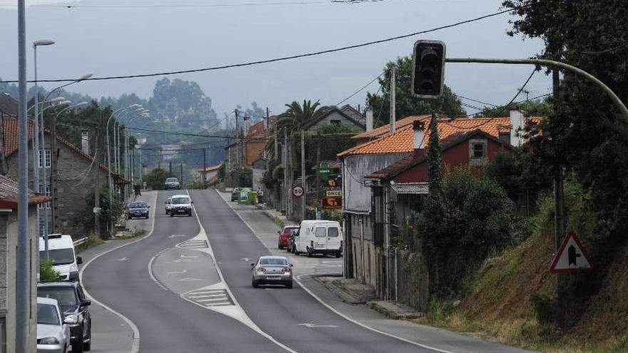 El radar móvil se colocó en Baión, en la carretera PO-531 que une Vilagarcía y Pontevedra. // Iñaki Abella