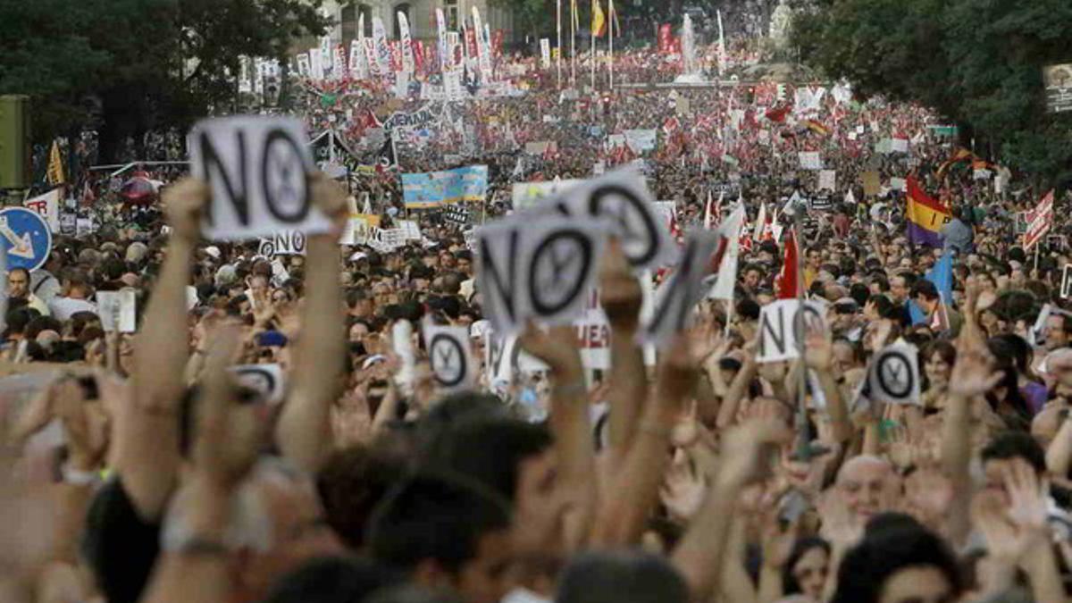 Imagen de la manifestación contra los recortes del Gobierno que ha colapasado el jueves por la tarde el centro de Madrid.