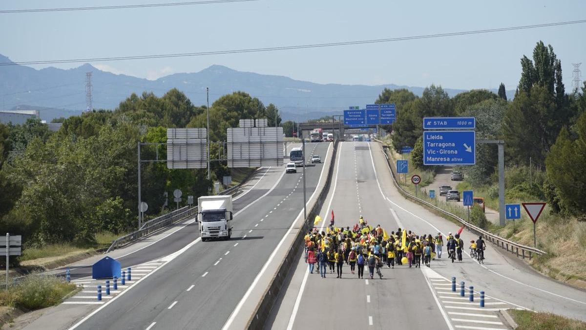 La vaga dels docents a Sallent tallen la carretera C-16