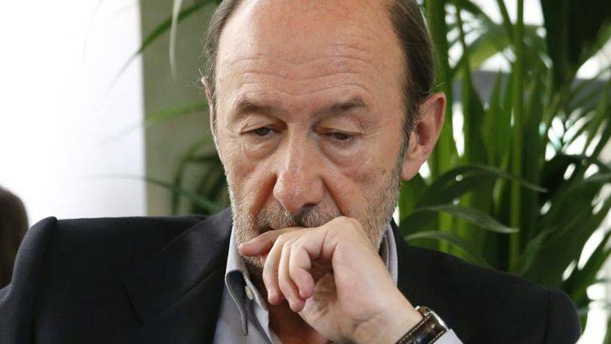 Rubalcaba, partidario de que el Rey tenga un estatus similar a los políticos