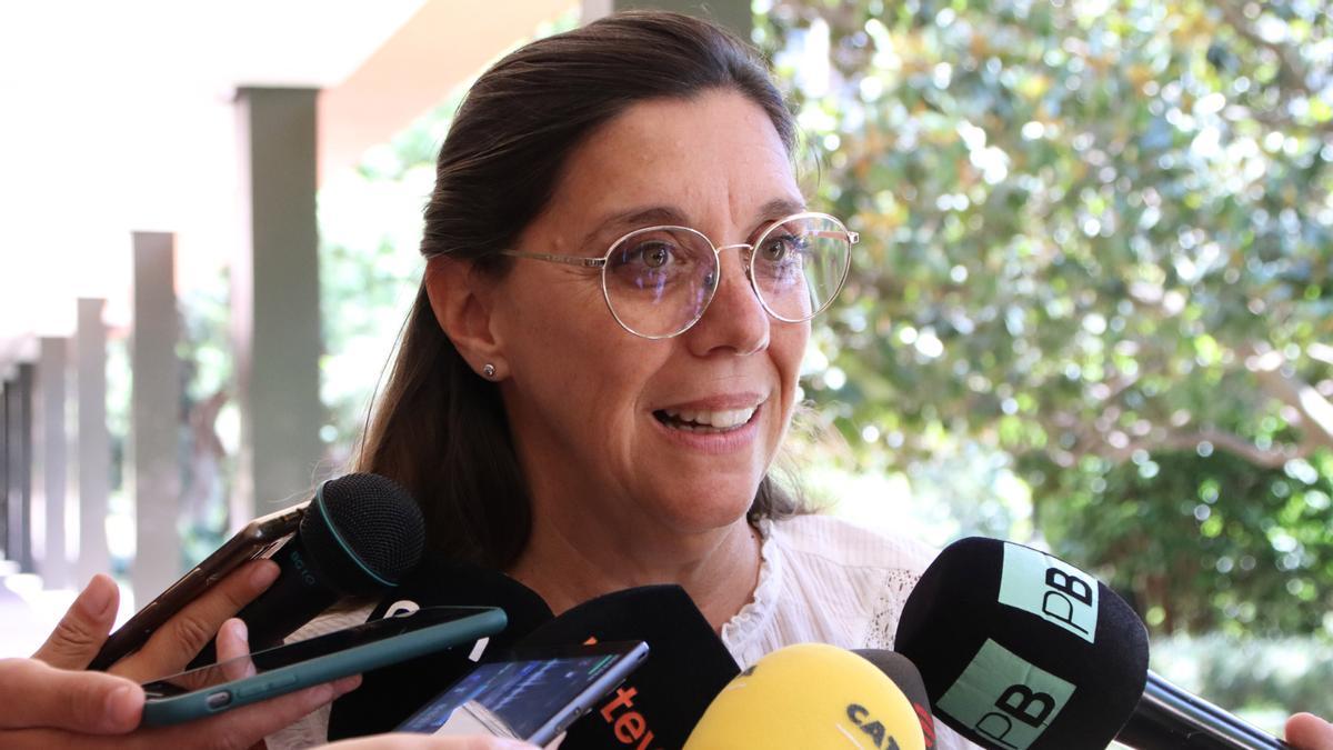 Educació apela a la responsabilidad  de los sindicatos para comenzar el próximo curso con normalidad