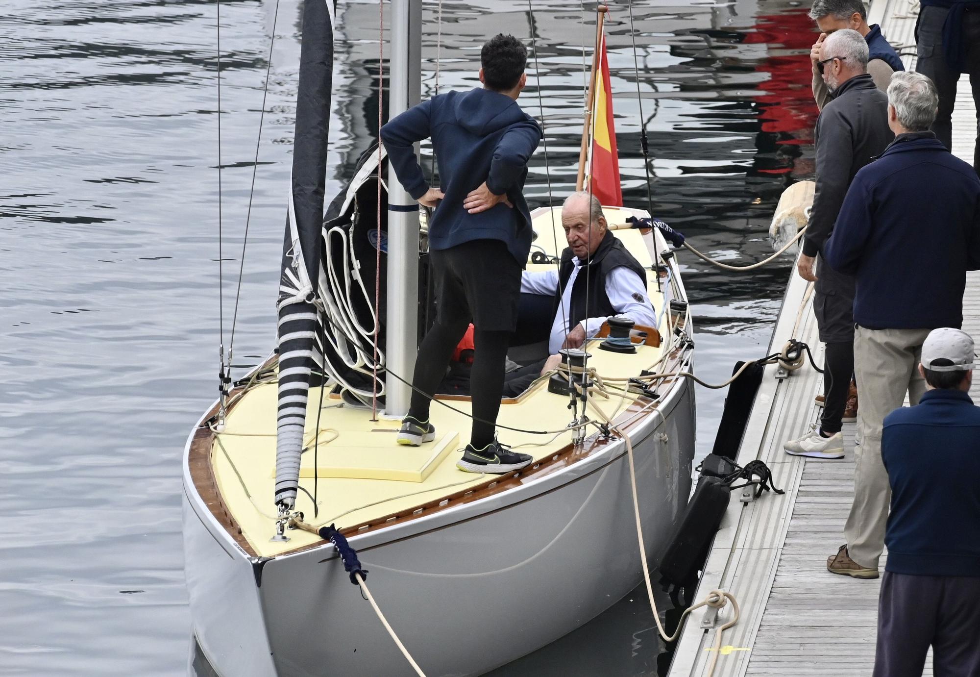 El rey emérito, Juan Carlos I, ya navega por aguas de Sanxenxo