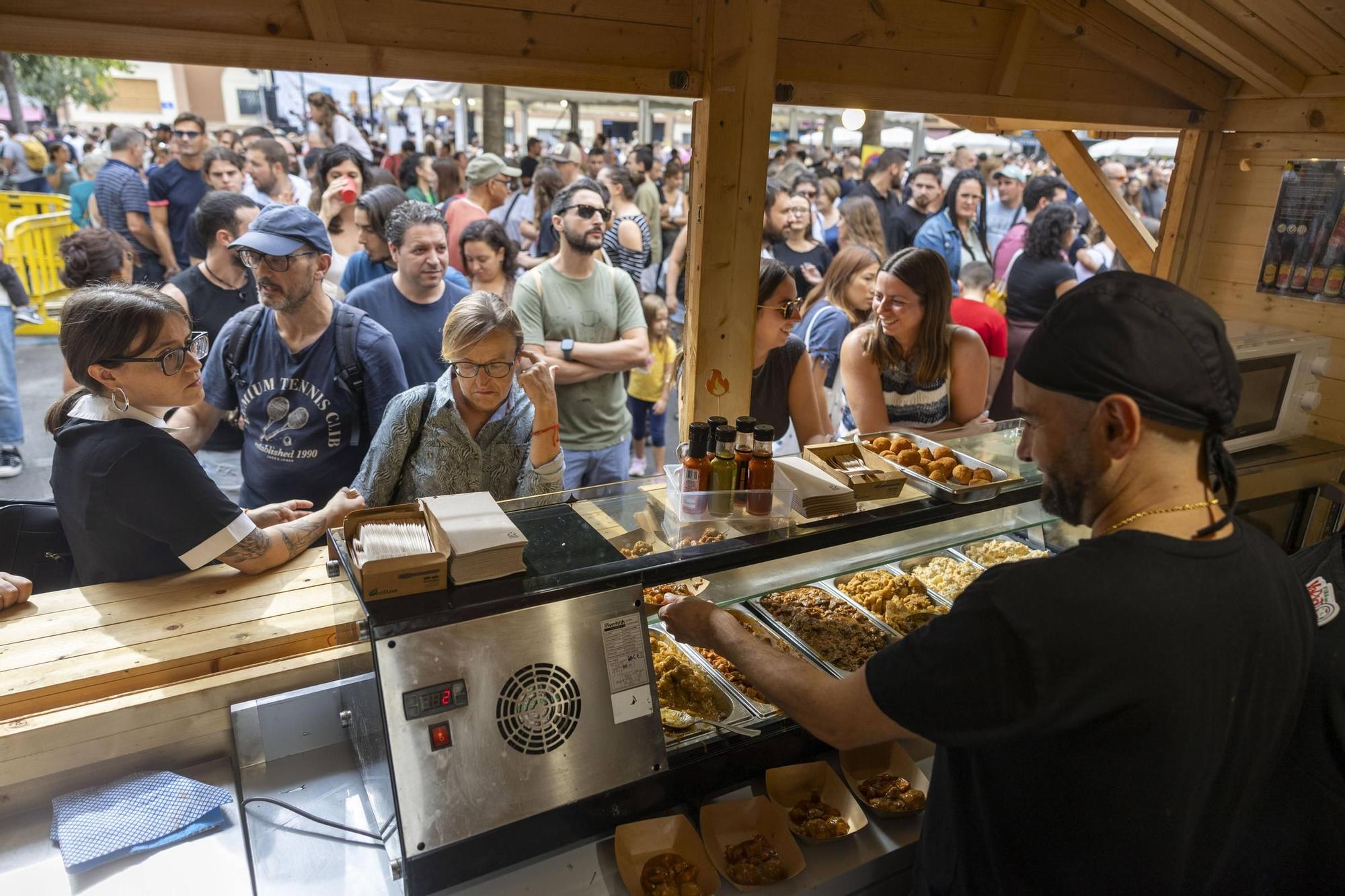 FOTOS | El éxito en la primera Fira del Variat en Palma desborda las previsiones de los restaurantes