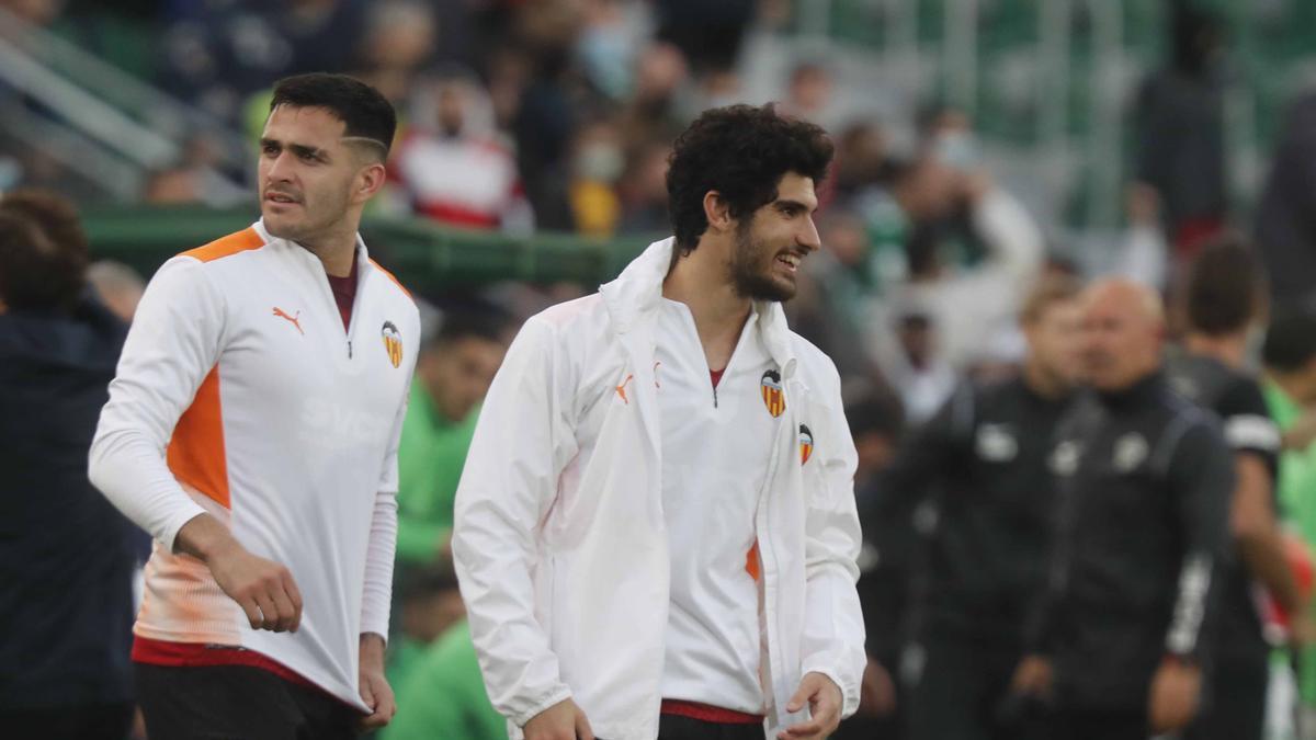 Maxi Gómez y Gonçalo Guedes tienen compromisos con Uruguay y Portugal.