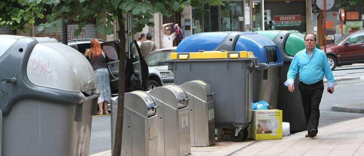 Contenedores subterráneos en una zona de la ciudad, que se encuentran &quot;fuera de servicio&quot; desde junio de 2014. // Iñaki Osorio