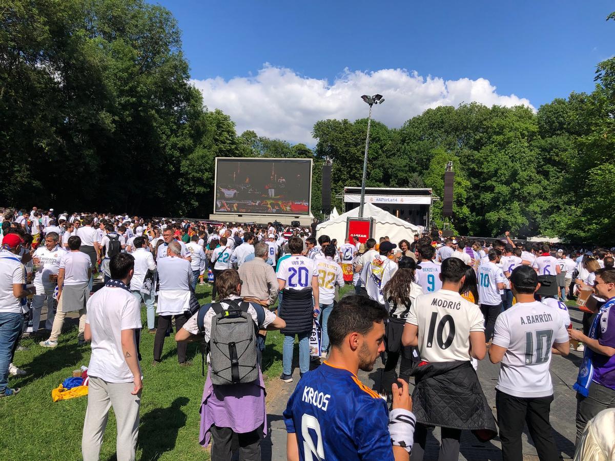 La 'fan zone' de los seguidores del Real Madrid en Saint-Denis.