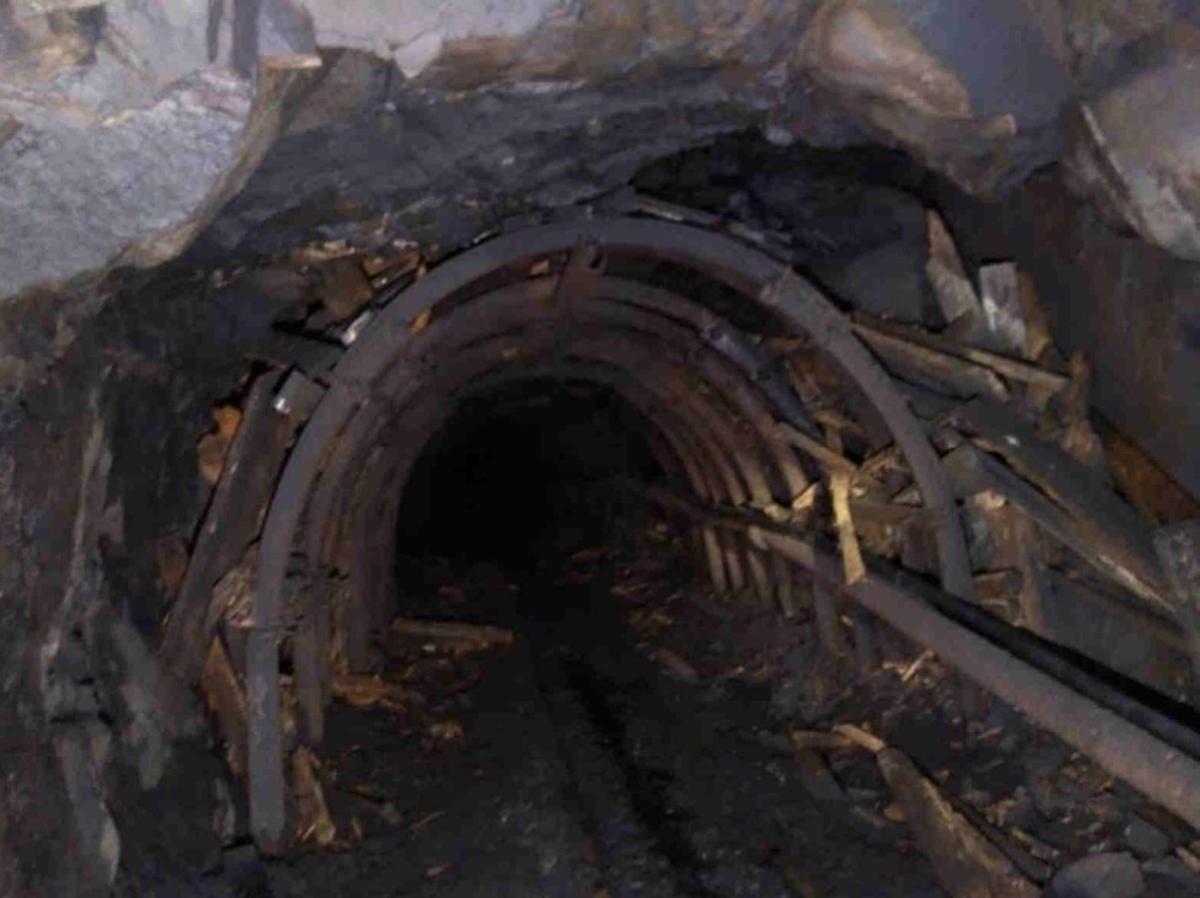 EN IMÁGENES: Así era "el peor de los chamizos": el espacio angosto y en riesgo de derrumbe en el que trabajaban los mineros que murieron en Cerredo